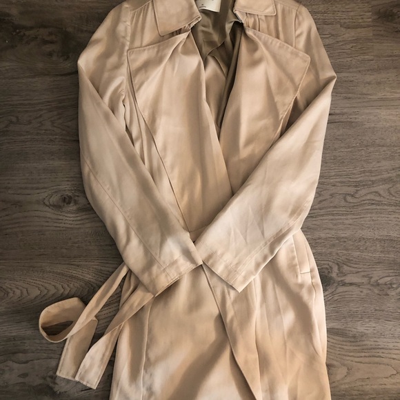 Aritzia Babaton trench coat size medium - Picture 4 of 5